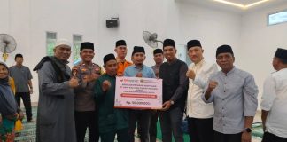 Wakil Bupati Lingga Safari Ramadhan di Desa Penuba, Salurkan Bantuan dan Pererat Silaturahmi