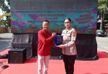 Kabidhumas Polda Kepri Hadiri Pemberian Plakat Sahabat Pers PWI pada Peringatan HPN 2026