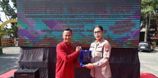 Kabidhumas Polda Kepri Hadiri Pemberian Plakat Sahabat Pers PWI pada Peringatan HPN 2026