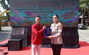 Kabidhumas Polda Kepri Hadiri Pemberian Plakat Sahabat Pers PWI pada Peringatan HPN 2026