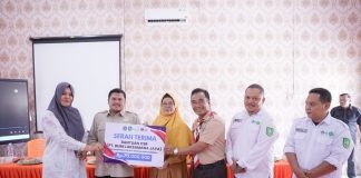 Ketua DPRD Bengkalis Serahkan Bantuan CSR PT BLJ untuk Pembangunan Mushala SMA Negeri 9 Mandau