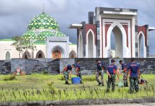 Batalyon Arhanud 14 Pasgat Gelar Karya Bakti di Masjid Agung Baitul Izzah Sambut Ramadhan 1447 H