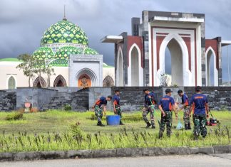 Batalyon Arhanud 14 Pasgat Gelar Karya Bakti di Masjid Agung Baitul Izzah Sambut Ramadhan 1447 H