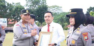Kapolda Kepri Apresiasi Personel Berprestasi, Tegaskan Komitmen Profesionalisme dan Pelayanan Humanis