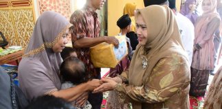 Bupati Kasmarni Safari Ramadhan di Kecamatan Bantan Sekaligus Salurkan Bantuan kepada Masyarakat