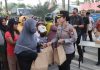 Polres Karimun Tebar 500 Paket Takjil, Wujud Kepedulian di Bulan Suci Ramadan