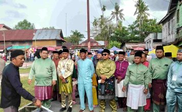 Tradisi Petang Belimau Kampung Buatan II berlangsung Meriah, Warga Antusias Ikut Pawai Keliling Kampung