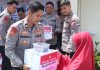 Jumat Berkah, Kapolres Bener Meriah dan Mahasiswa STIK-PTIK Salurkan Bansos Kapolri untuk Warga Bukit