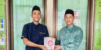 Abu Bakar, M.Si Wakafkan Al-Qur’an untuk Dukung Program Safari Ramadhan DEMA STAI Natuna