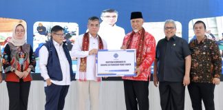 Kemnaker Salurkan Bantuan Rp30,3 Miliar untuk Pemulihan Ekonomi Sumbar