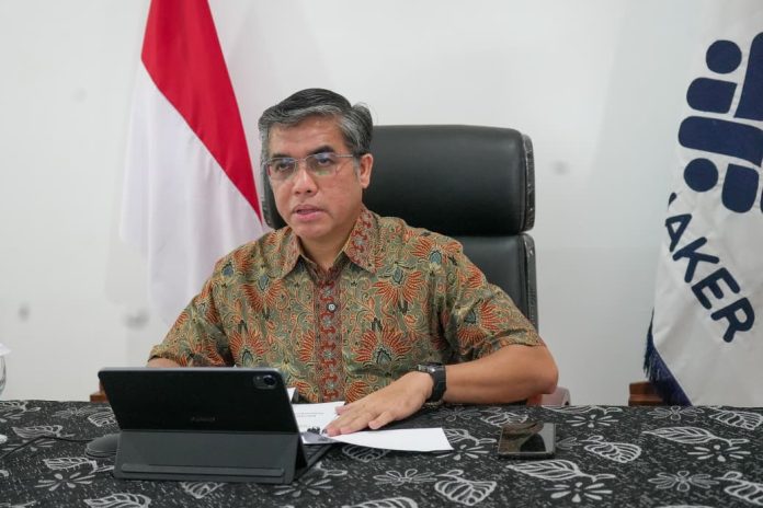 Menaker Yassierli saat memberikan sambutan secara virtual dalam Rapat Kerja Nasional (Rakernas) Perhimpunan Spesialis Kedokteran Okupasi Indonesia (PERDOKI)