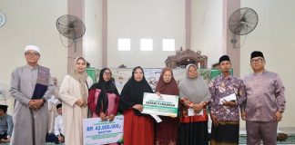 Safari Ramadan di Bintan, Wagub Kepri Nyanyang Haris Pratamura Salurkan Zakat dan Hibah Rp200 Juta untuk Masjid