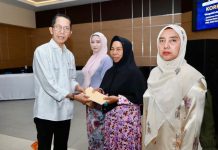 Amsakar Serahkan Santunan untuk Janda, Anak Yatim, dan Petugas Kebersihan di Lingkungan Pemko Batam