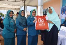 TP PKK Lingga Salurkan 55 Paket Sembako, Sinergi dengan BPBD Peringati HKG PKK ke-54
