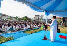 Jadi Khatib Salat Idulfitri, Gubernur Ansar Ajak Warga Perkokoh Persaudaraan dan Berbakti kepada Orang Tua