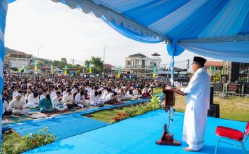 Jadi Khatib Salat Idulfitri, Gubernur Ansar Ajak Warga Perkokoh Persaudaraan dan Berbakti kepada Orang Tua