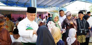 Bupati Nizar Salat Idulfitri di Tanjung Kelit, Ingin Lebih Dekat dengan Masyarakat