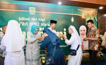 Hangatnya Open House Walikota Batam Amsakar, Warga Padati Wisma BP Batam di Hari Lebaran