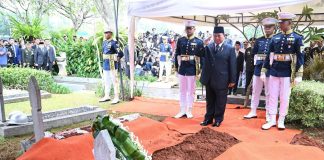 Bangsa Indonesia Berduka, Wakil Presiden ke-6 RI Try Sutrisno Dimakamkan Secara Kenegaraan