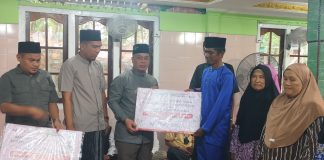 Safari Ramadan di Desa Mamut, Bupati dan Wabup Lingga Serahkan Bantuan Sosial dan CSR untuk Masjid