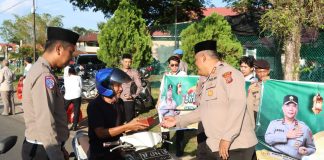 Polres Lingga Bagikan 2.550 Paket Takjil untuk Masyarakat di Bulan Ramadan