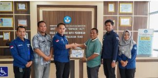 Disdikpora Lingga Beri Penghargaan ke BPMP Kepri atas Dukungan Program Revitalisasi Pendidikan