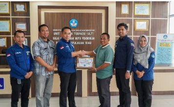Disdikpora Lingga Beri Penghargaan ke BPMP Kepri atas Dukungan Program Revitalisasi Pendidikan