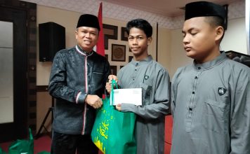 Buka Puasa Bersama, Jurnalis Kepri Salurkan Santunan dan Paket Sembako untuk Santri dan Anak Panti