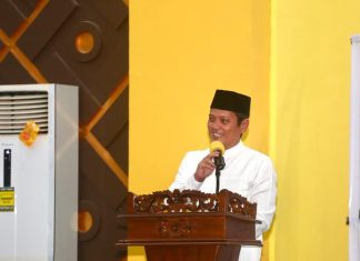 Wabup Anambas Tegur ASN Nongkrong di Luar Masjid saat Peringatan Nuzulul Qur’an