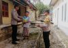 Kapolres Buton Salurkan Bantuan Sosial Kepada Korban Kebakaran di Desa Lapandewa Makmur