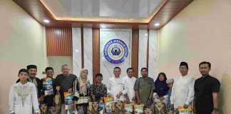 Tak Hanya Berbagi untuk Masyarakat, KJK Juga Perhatikan Anggota Lewat Bukber dan Sembako