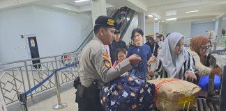 Operasi Ketupat Seligi 2026, Polri Hadir Beri Rasa Aman Bagi Pemudik di Pelabuhan Roro dan Ferry Punggur