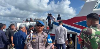 Personel Pos Pelayanan Ketupat Seligi 2026 Pantau Keberangkatan Kapal di Pelabuhan Sei Tenam