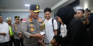 Wujud Kepedulian Untuk Masyarakat, Kapolda Kepri Bagikan Tiket Mudik Gratis