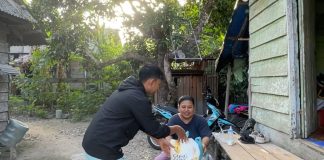 Hangatnya Ramadan di Panggak Darat, Pokdarwis Permata Hijau Berbagi untuk Warga dan Porter