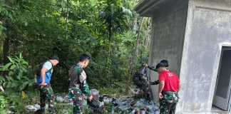 Halal Bihalal Penuh Makna, Prajurit Gardapati Bersihkan Taman Wisata Gunung Ranai