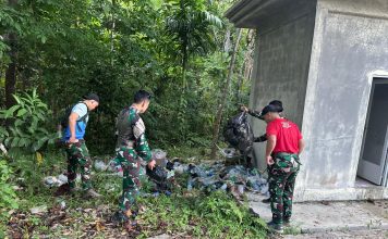 Halal Bihalal Penuh Makna, Prajurit Gardapati Bersihkan Taman Wisata Gunung Ranai