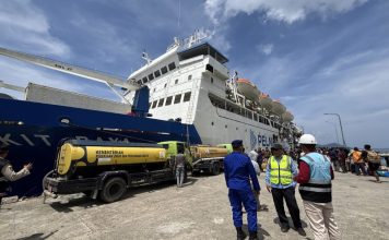 Perumda Tirta Nusa Suplai Air Bersih ke KM Bukit Raya, Antisipasi Dampak Kemarau