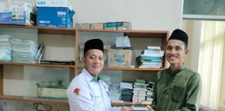 Kemenag Natuna Serahkan Wakaf Al-Qur’an kepada DEMA STAI Natuna Dukung Safari Ramadhan Mahasiswa