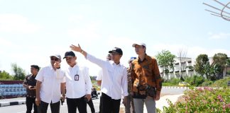 Hari Pertama Kerja, Amsakar Achmad Tinjau Sejumlah Proyek Pembangunan
