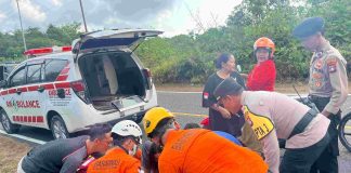Respons Cepat Pamapta Polres Natuna Tangani Laka Tunggal di Sungai Ulu, Bersama Basarnas dan Ambulans RSUD