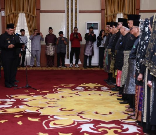 Gubernur Ansar Lantik Dewan Kebudayaan Kepri, Rida K Liamsi Pimpin Penguatan Marwah Melayu