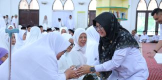 Bupati Afni Lepas 257 Jemaah Calon Haji, Titip Doa untuk Siak