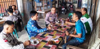 Warung Kopi Jadi Ruang Dialog, Kapolsek Idi Tunong Tampung Informasi Kamtibmas