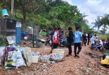 Wujudkan Indonesia Asri, Komunitas Bintan Eco Lestari Gandeng Pemerintah dan Pemuda Kelong Bersihkan Pantai dan Rumah Penduduk Pesisir