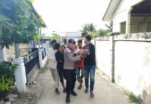 Personel Satpolairud Polres Aceh Timur dan Personel Polsek Idi Rayeuk Evakuasi Temuan Mayat di Sungai Gampong Jawa