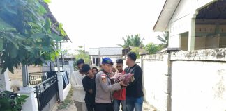 Personel Satpolairud Polres Aceh Timur dan Personel Polsek Idi Rayeuk Evakuasi Temuan Mayat di Sungai Gampong Jawa