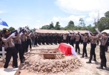 Upacara Pelepasan dan Pemakaman Jenazah BRIPDA Natanael Simanungkalit Berlangsung Khidmat