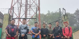 Pastikan Jaringan Komunikasi Optimal, Kantor SAR Natuna Uji Fungsi Repeater di Gunung Ranai