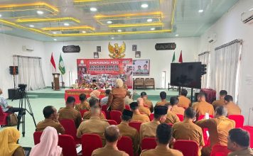 Bupati Al – Farlaky Evaluasi Huntara Bersama Vendor dan BNPB